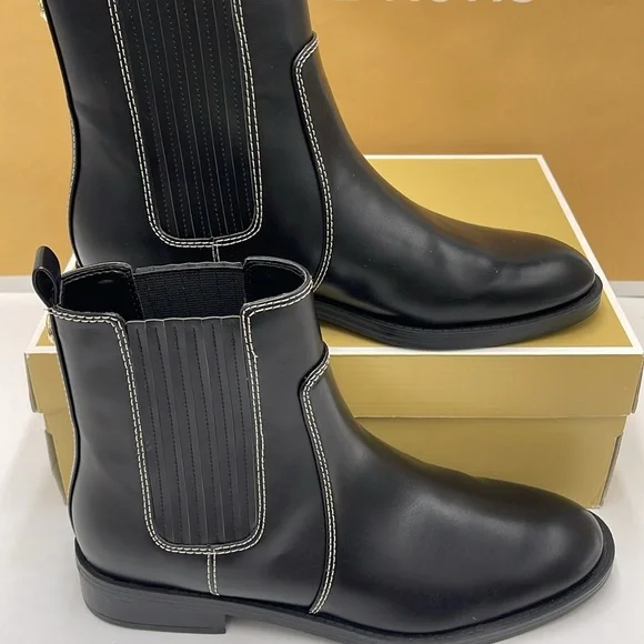 Michael Kors ELLA FLAT BOOTIE
FAUX LEATHER
49F4ELFE5L
BLACK - Picture 2 of 16